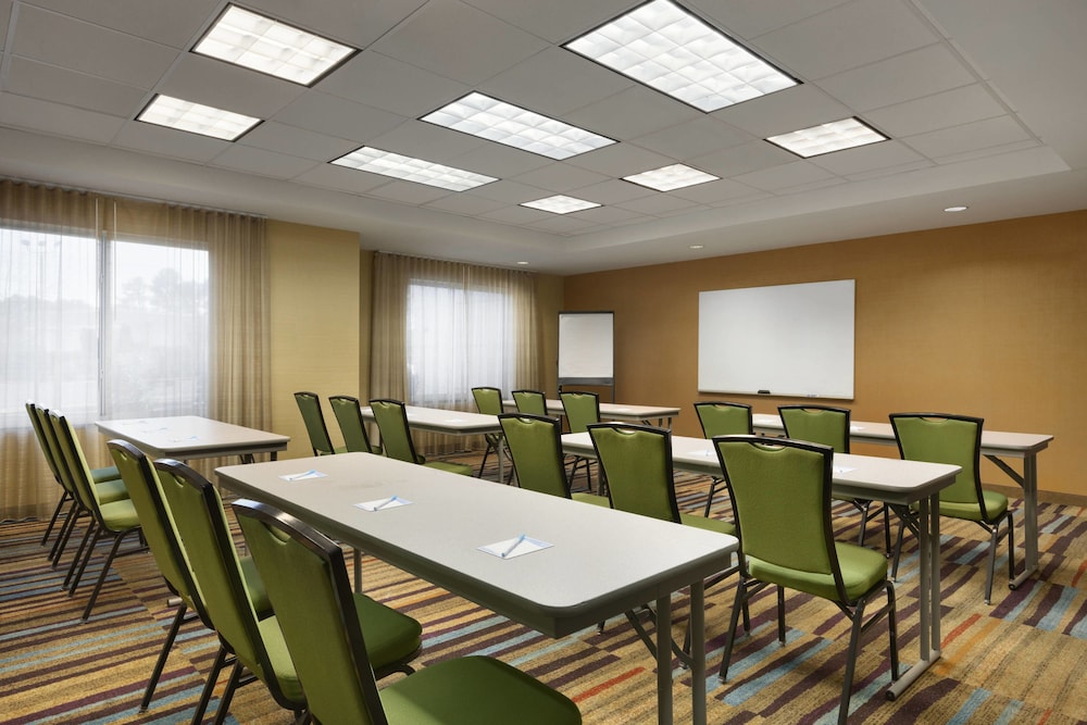 Fairfield Inn Suites Smithfield 16/20