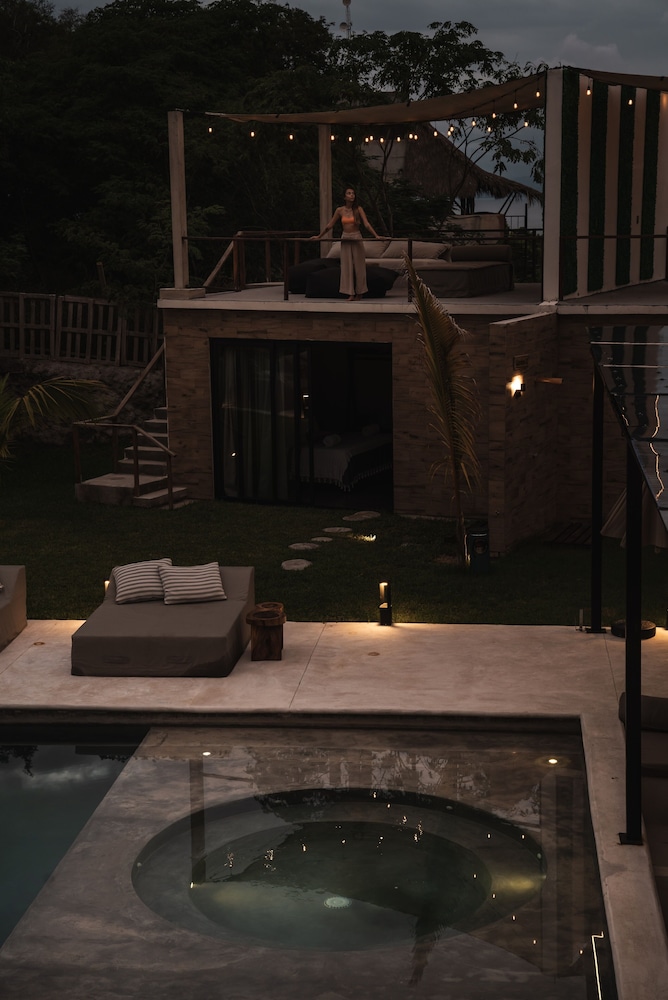 Bora Boutique 26/50