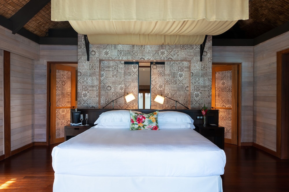 The St Regis Bora Bora Resort 26/84