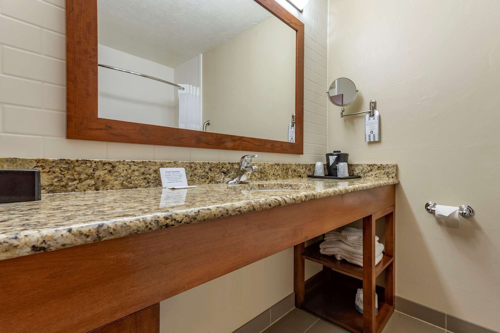 Quality Inn Dover OH 39/42