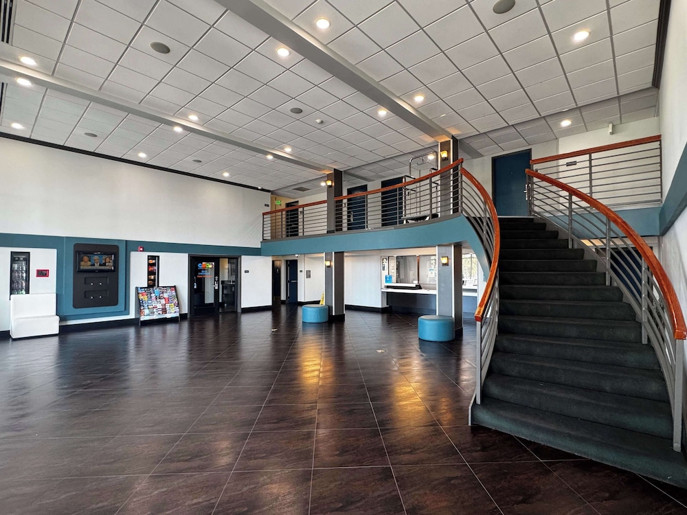 Studio6 Suites Carson, CA 29/37