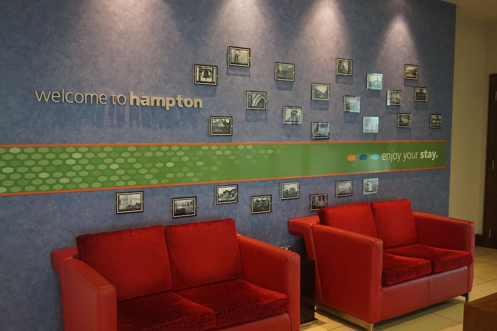 HAMPTON BY HILTON LONDON LUTON AIRPORT 50/50