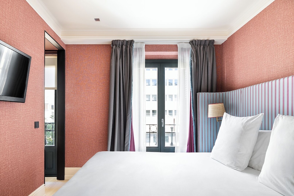 STANDARD, DOUBLE OR TWIN BED