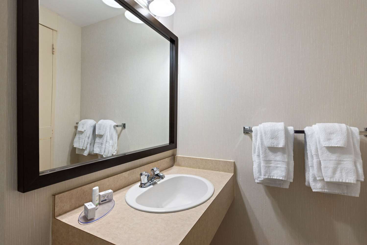 Travelodge by Wyndham Thunder Bay 38/39