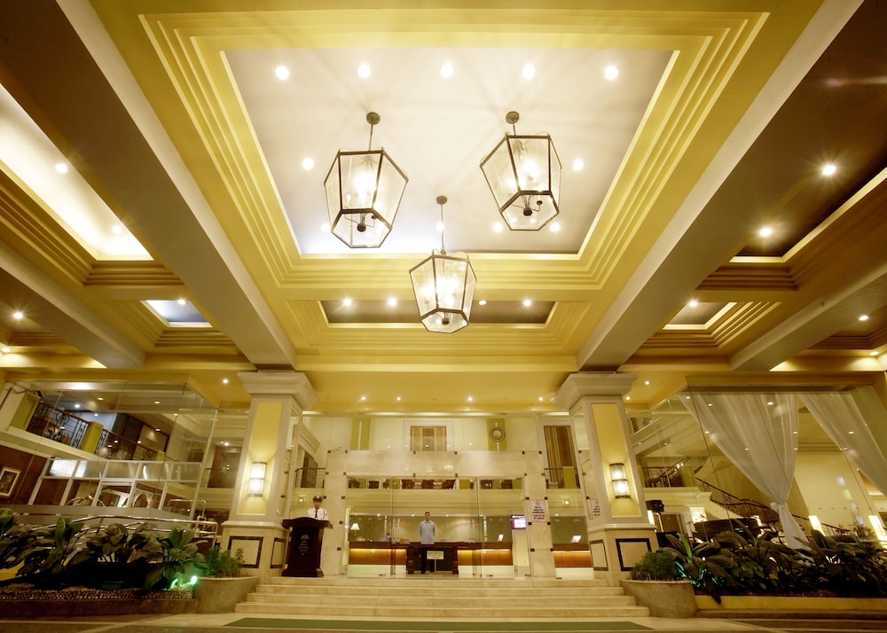 The Royal Mandaya Hotel 2/22