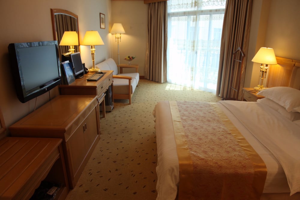 Excemon Beihai Beach Hotel 10/28