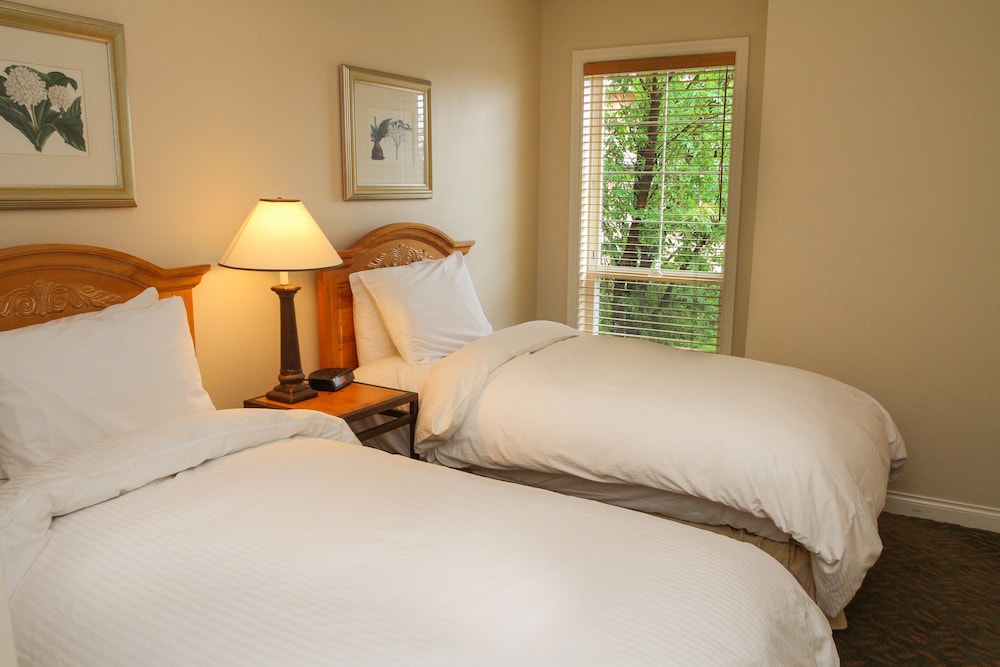 Manteo Resort Waterfront Hotel Villas 20/70