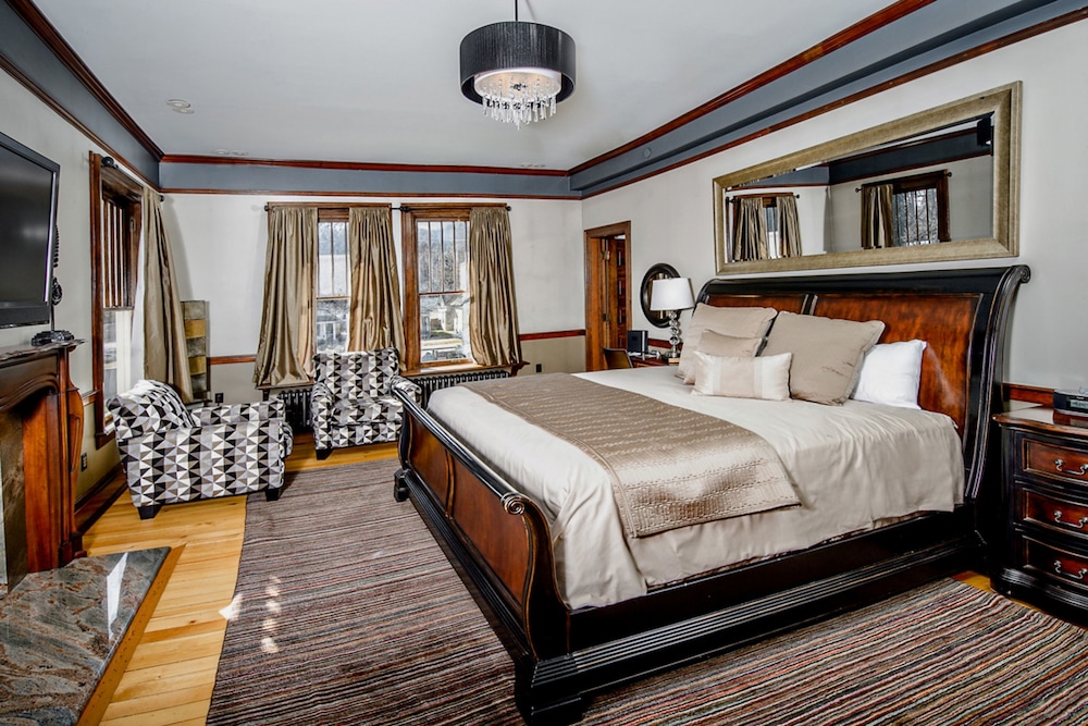 Suite, Mansion, King Bed