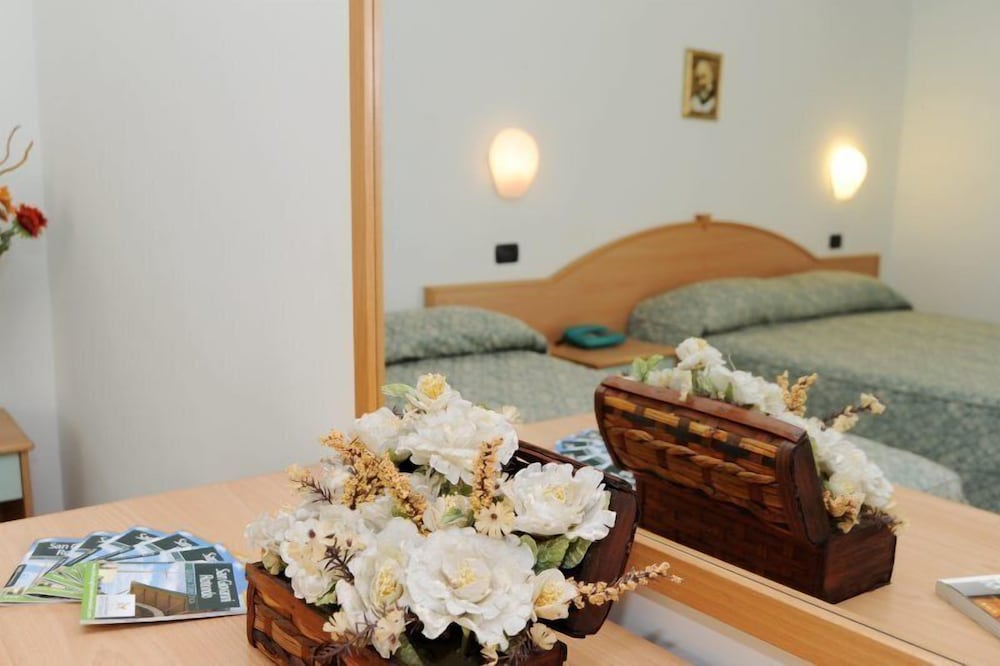 STANDARD, DOUBLE BED