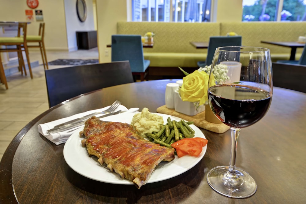 Hilton Garden Inn Fort Collins 37/47