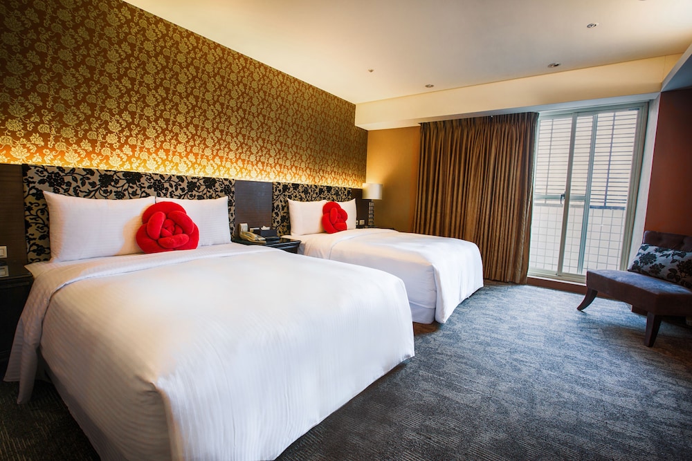 Cai She Hotel 8/48