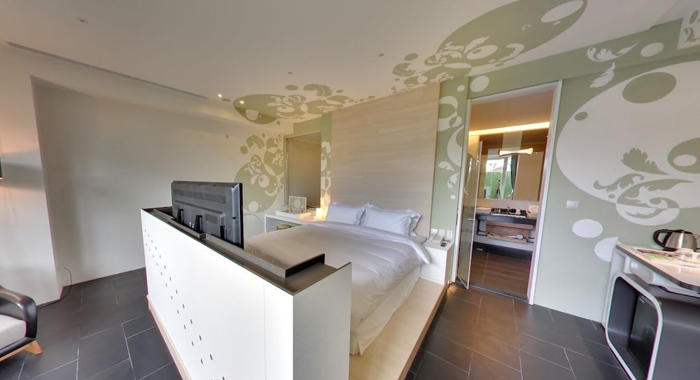 No.9 Hotel 67/76
