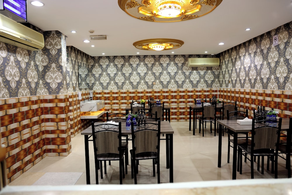 Tanha Park Hotel 48/52