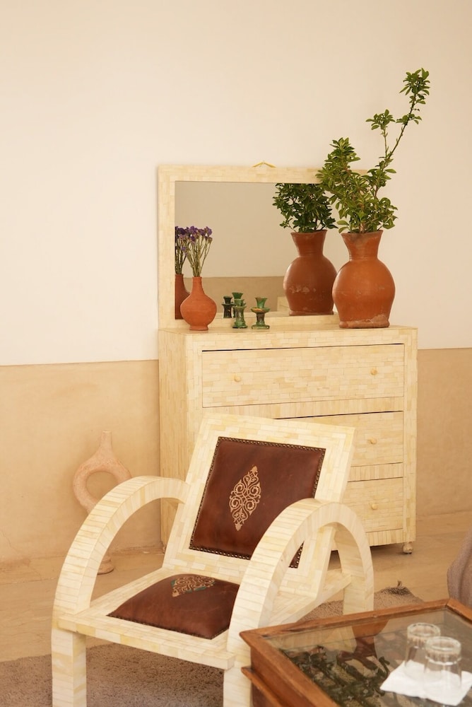 Riad Tahili 25/50