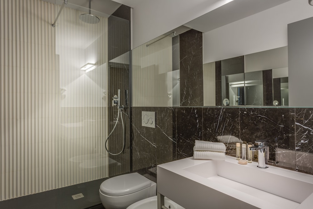 Otivm Hotel 60/63