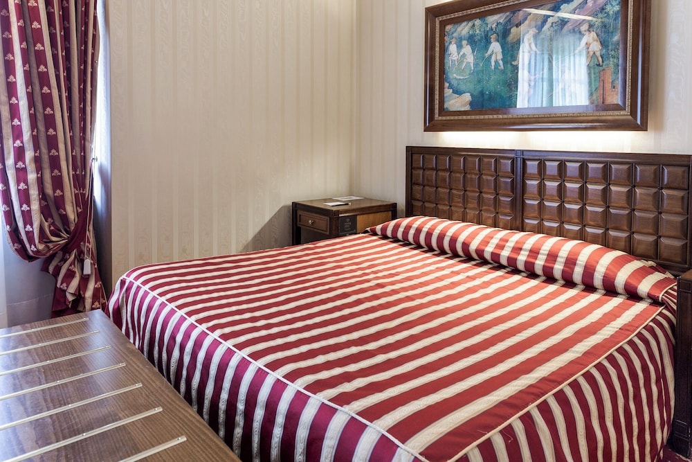 جناح بسريرين مزدوجين، GRAND HOTEL TRENTO 2/10
