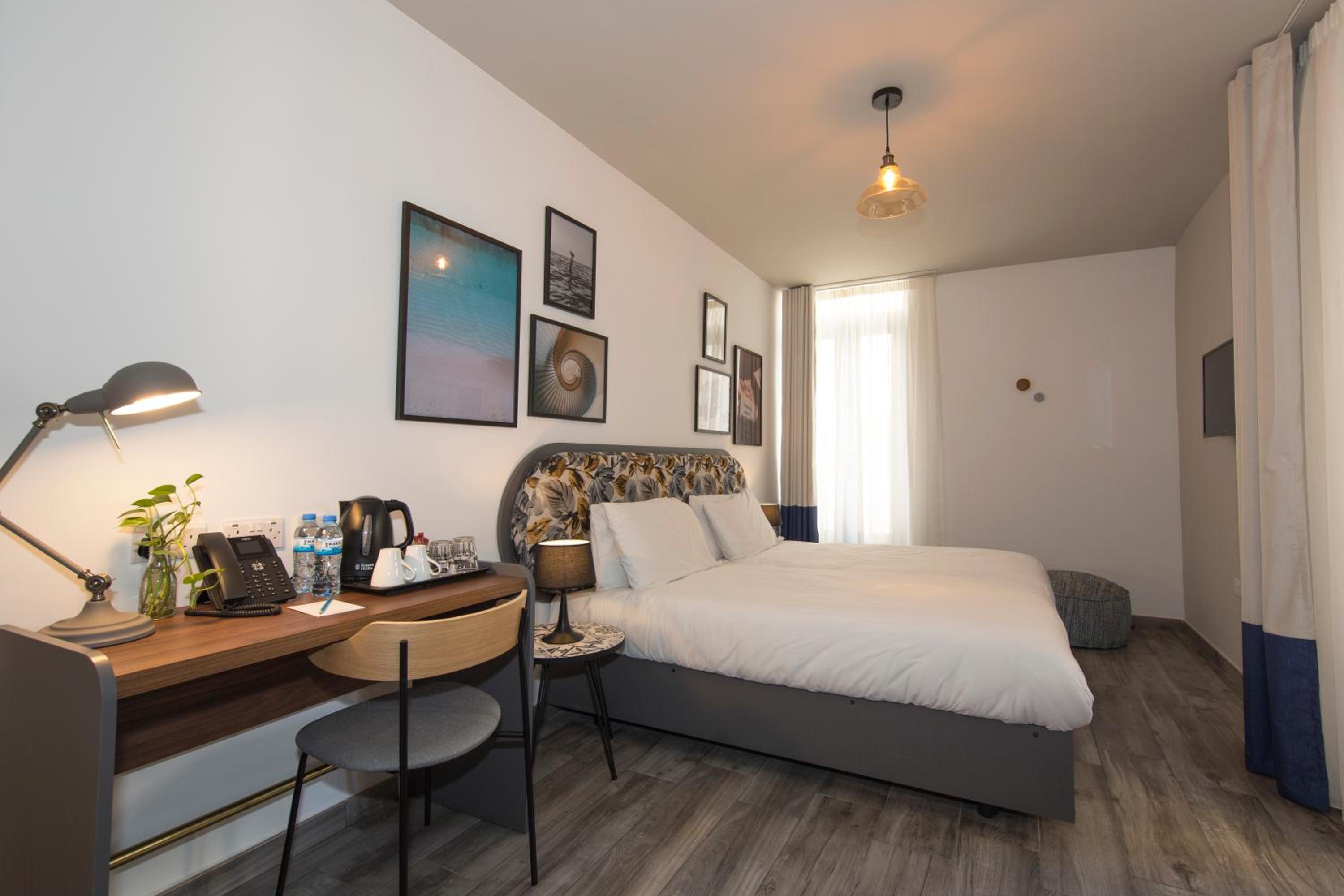 STANDARD, DOUBLE OR TWIN BED