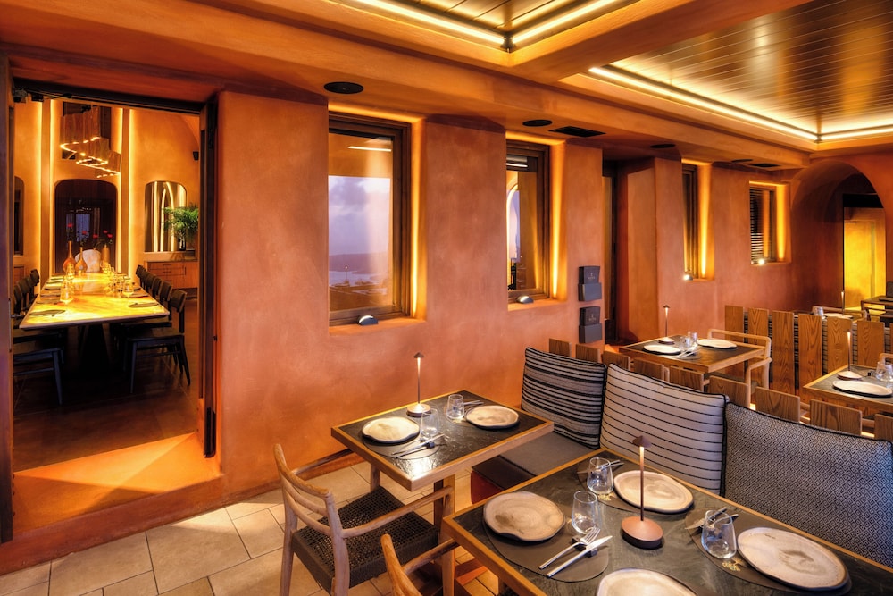 Aperto Suites - Adults Only 36/50
