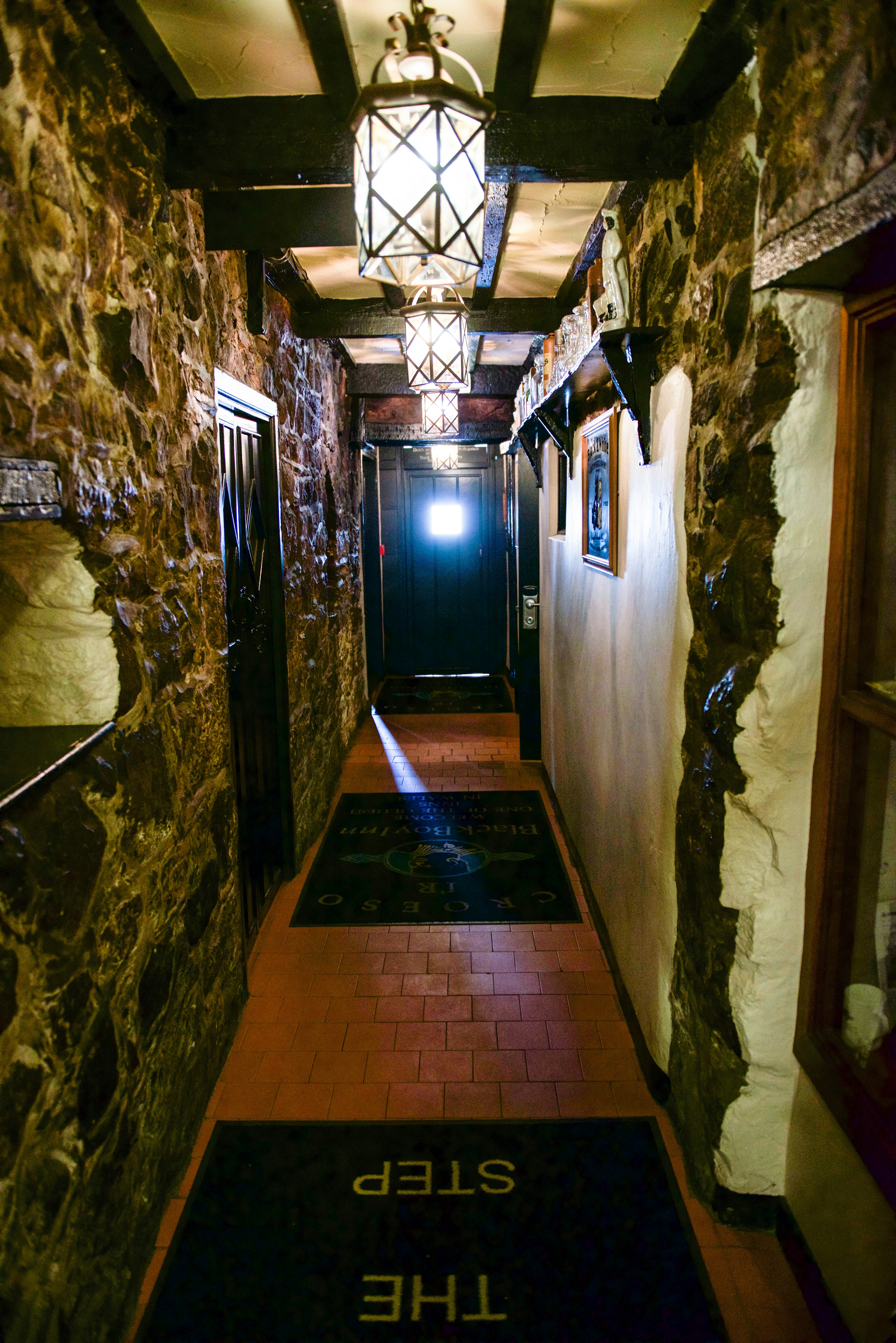 BLACK BOY INN 24/50