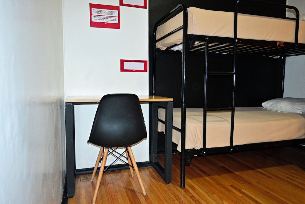 Hostel Mundo Joven Catedral 28/50