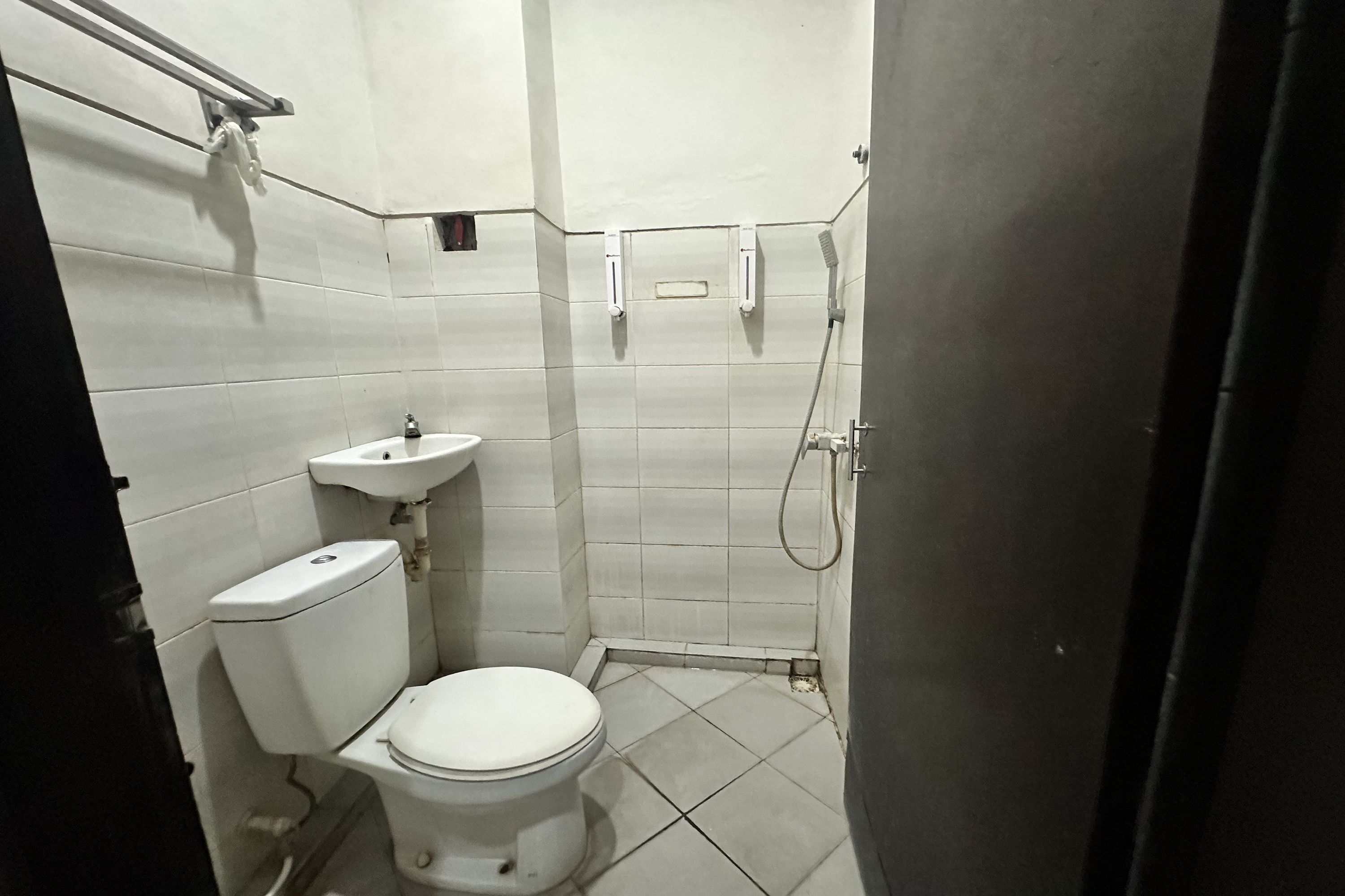 Hotel Warta Dua 18/19