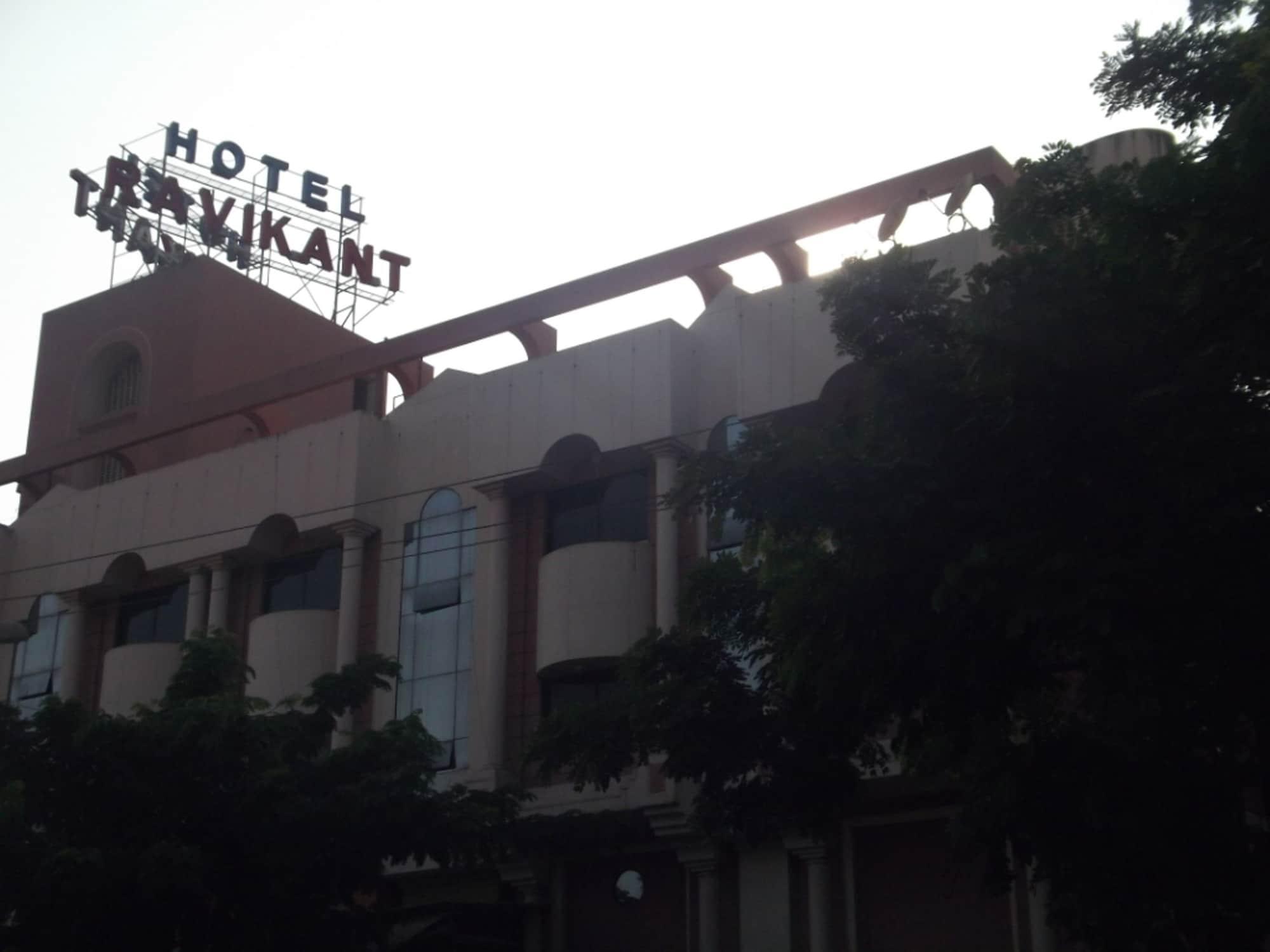 Hotel Ravikant 1/23