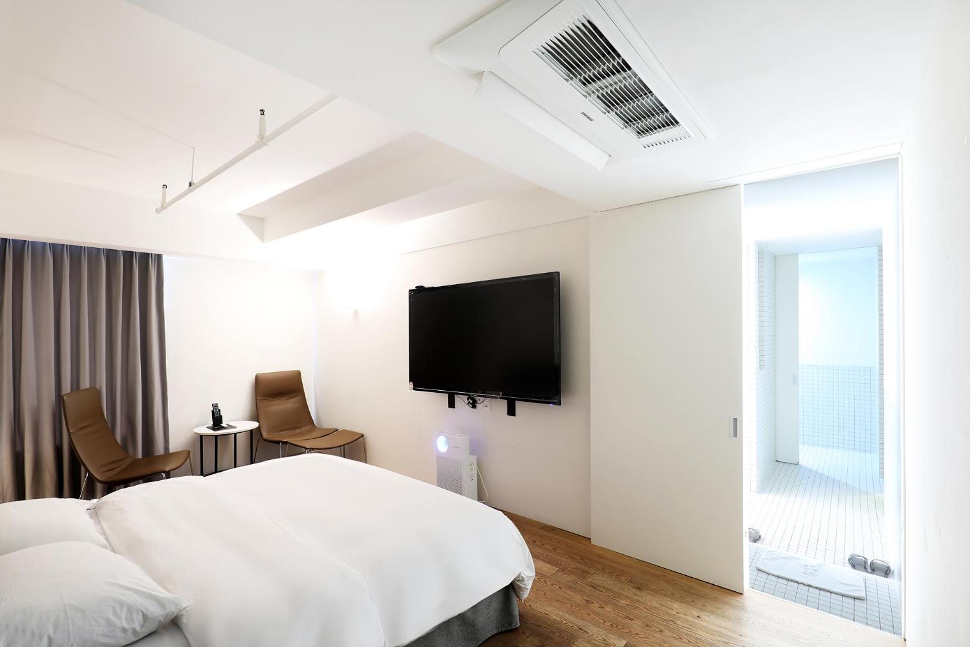 Duplex, Studio