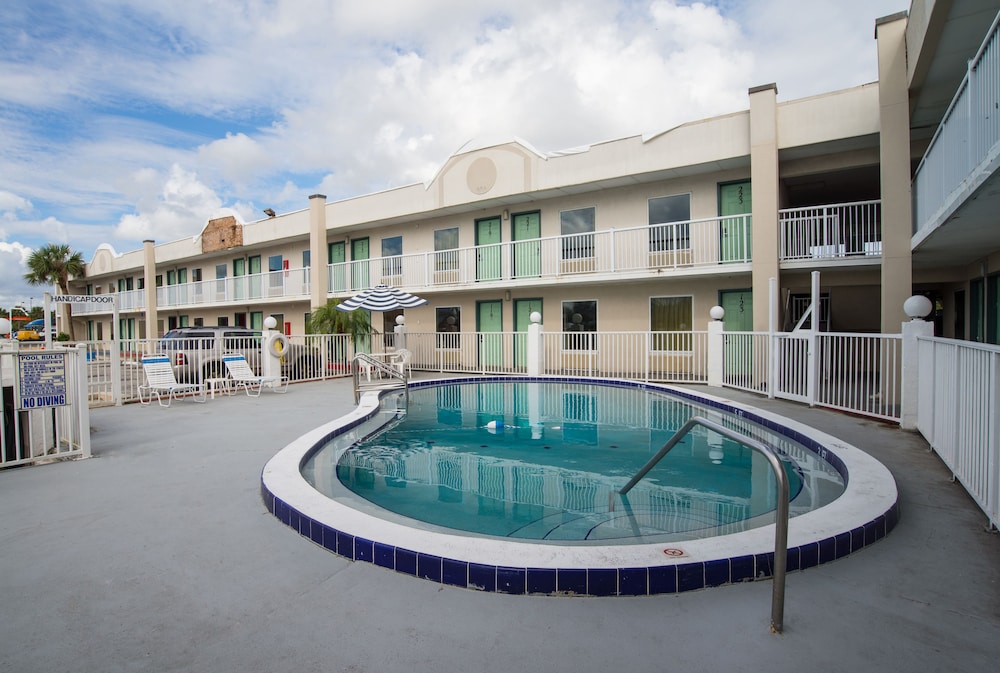 Budget Inn Cocoa 5/45