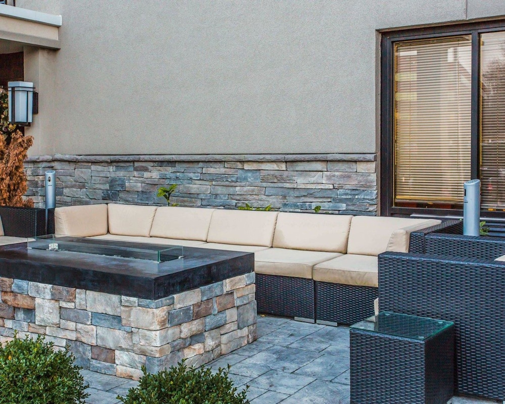 Quality Suites Nashville Airport 5/50
