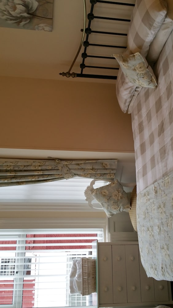 Kingswood Guest House 15/22
