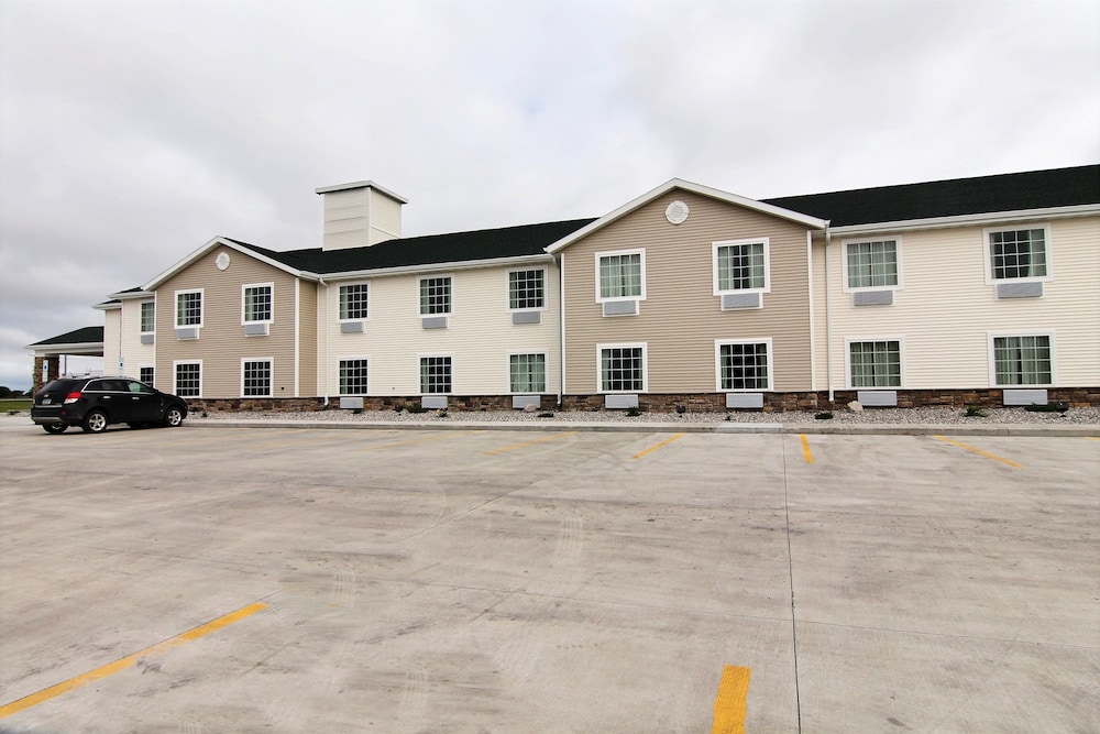 Cobblestone Hotel Amp Suites Crookston 2/39