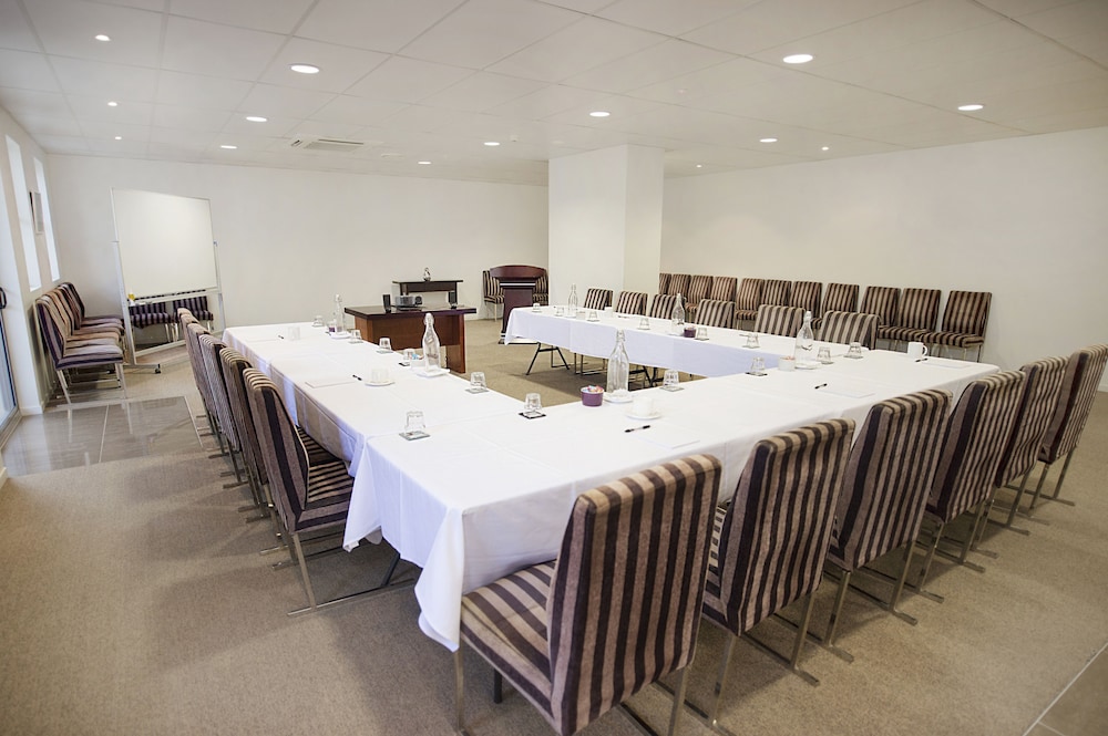 GLADSTONE CITY CENTRAL APARTMENT HOTEL 43/46