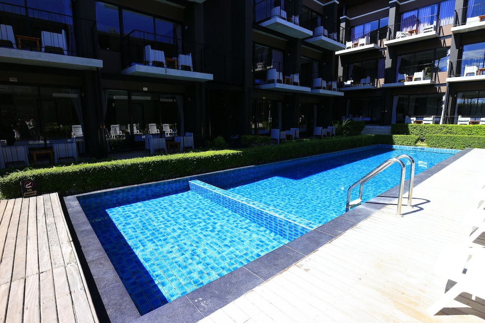 Lalune Beach Resort 15/36
