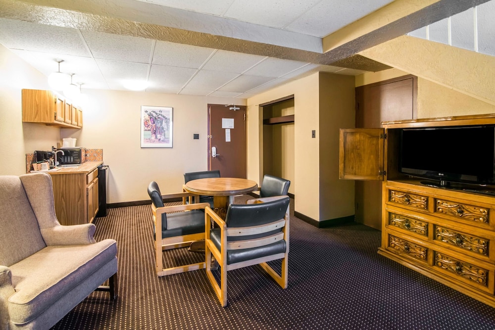 Quality Inn Taos 25/41
