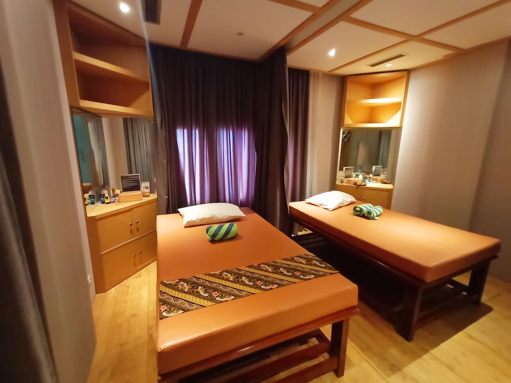 Emilia Hotel by Amazing 23/56