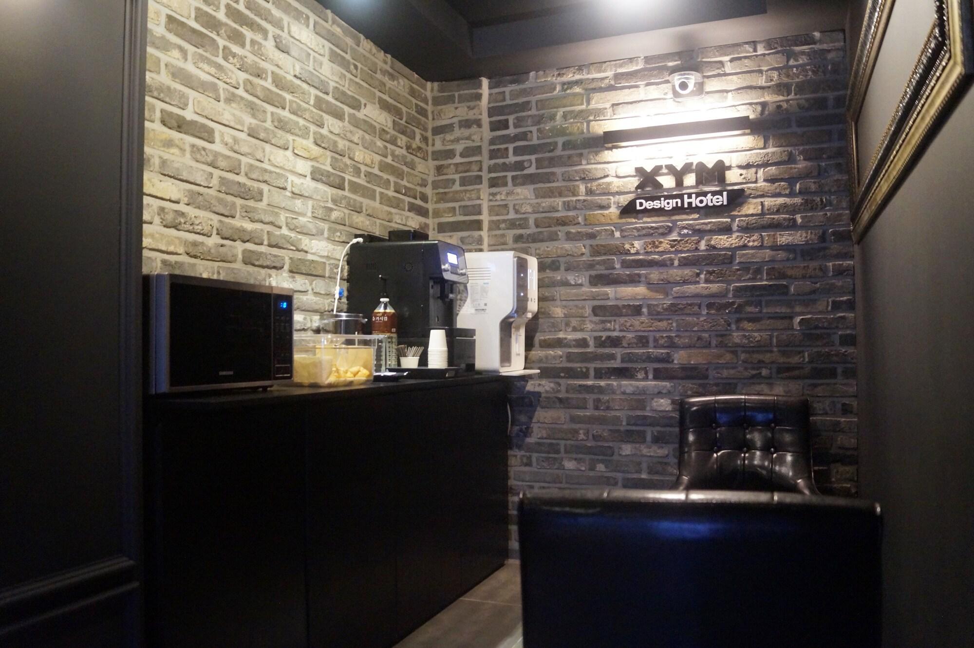 Design Hotel Xym 8/44
