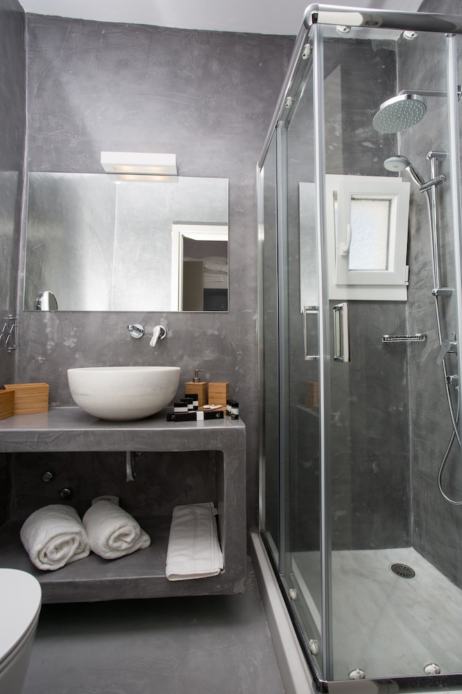 Polos Hotel Paros 14/90