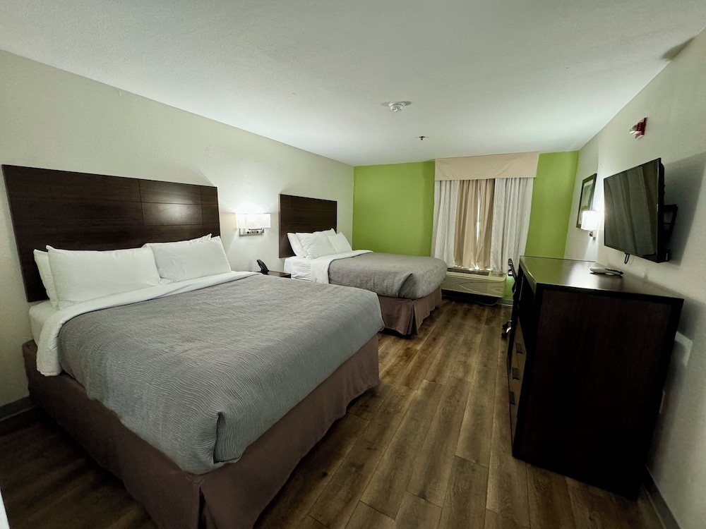 STANDARD, 2 QUEEN BEDS
