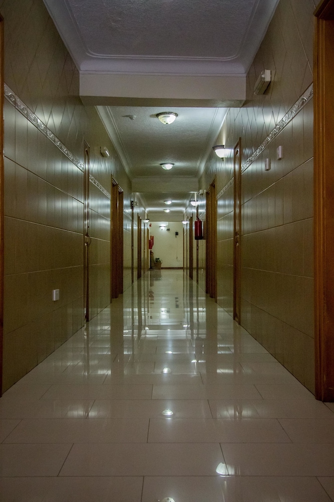 Holiday Express Hotel 59/74