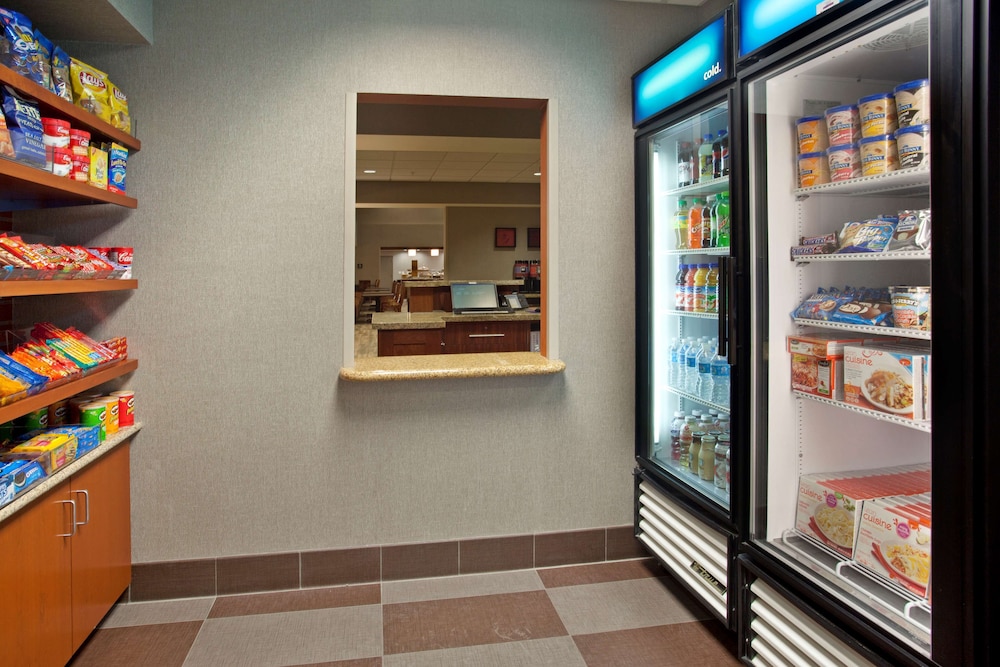 Hampton Inn Suites Minneapolis St Paul Arpt-Mall of America 33/44