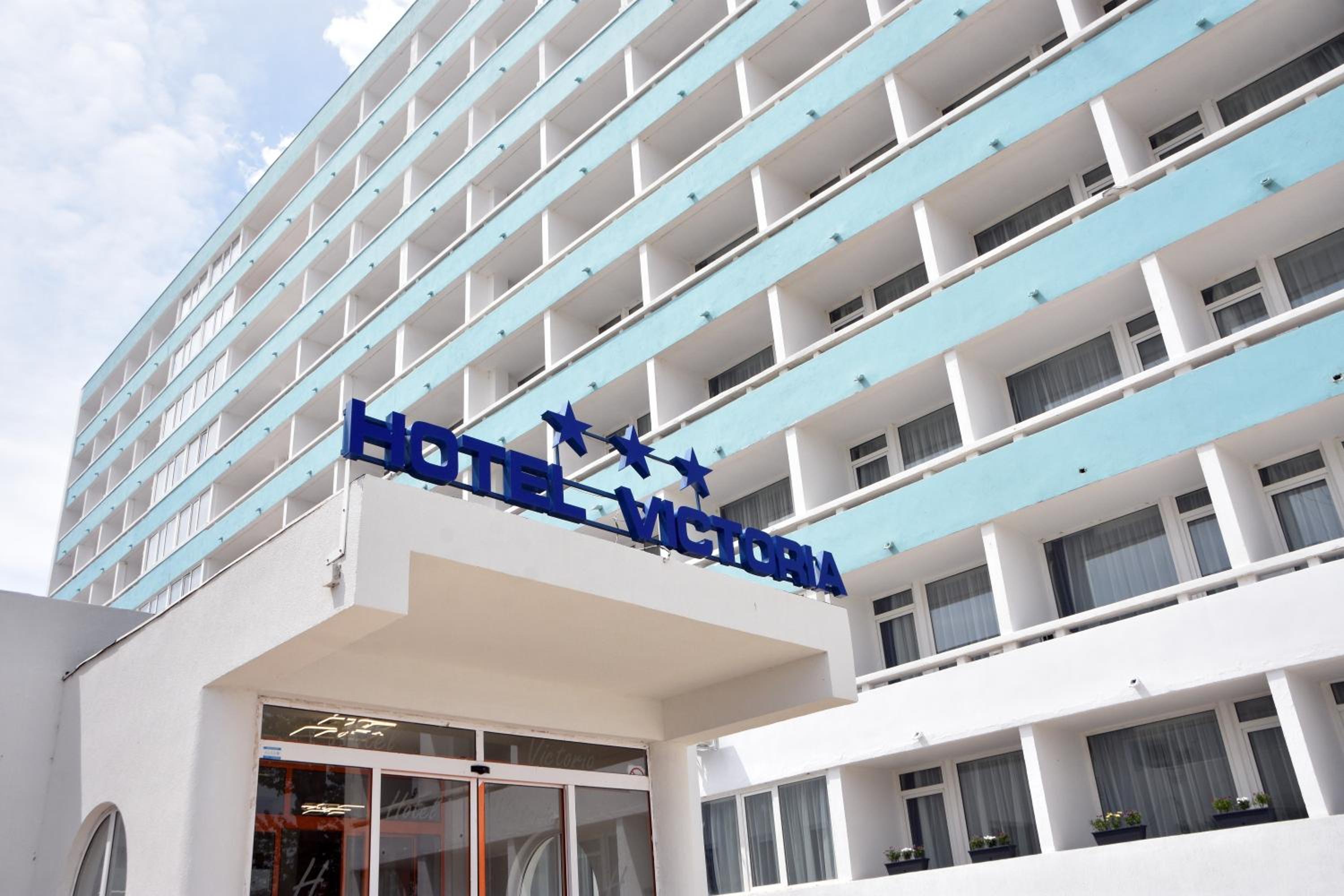 Victoria Hotel 1/48
