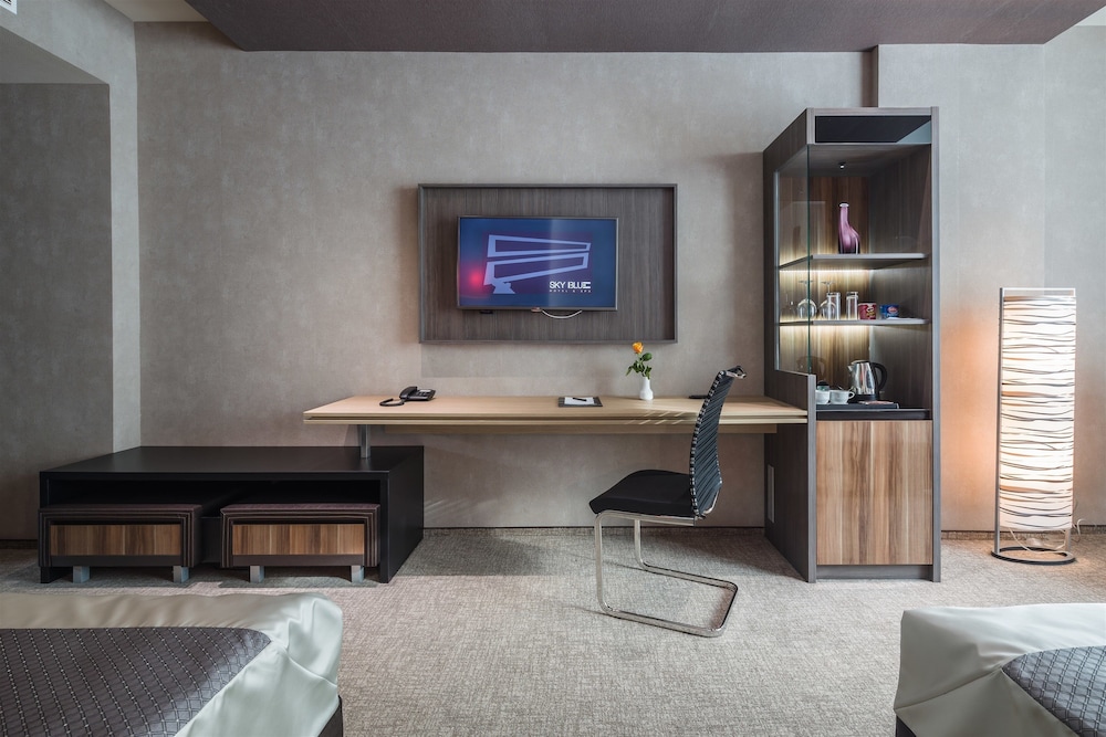 Sky Blue Hotel Spa 52/55