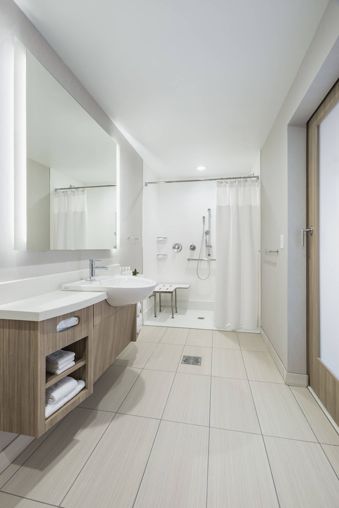 Springhill Suites By Marriott Madison 10/40