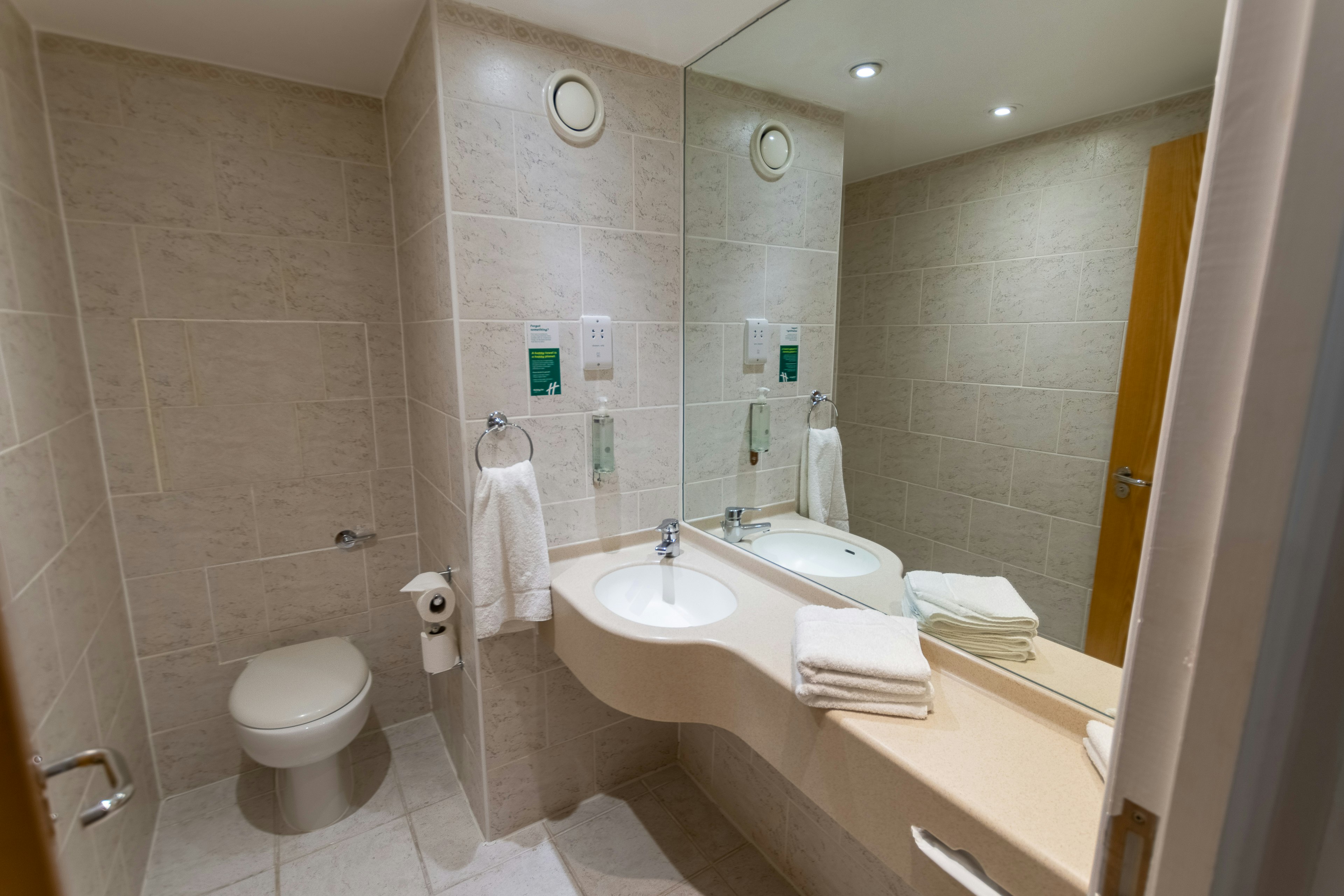 HOLIDAY INN LIVERPOOL 48/50