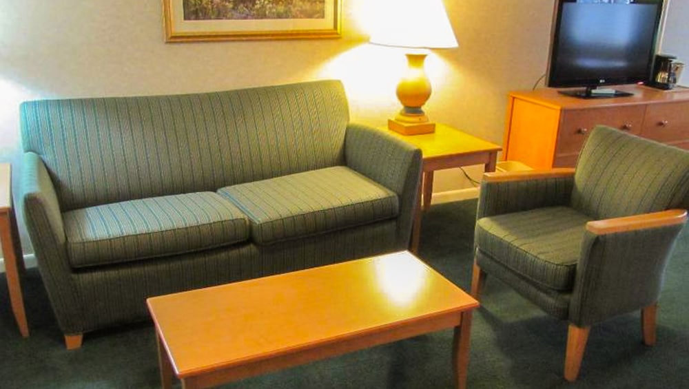 Magnuson Grand Pioneer Inn And Suites 29/48
