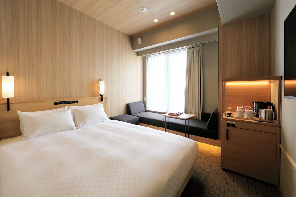 ROOM, DOUBLE BED