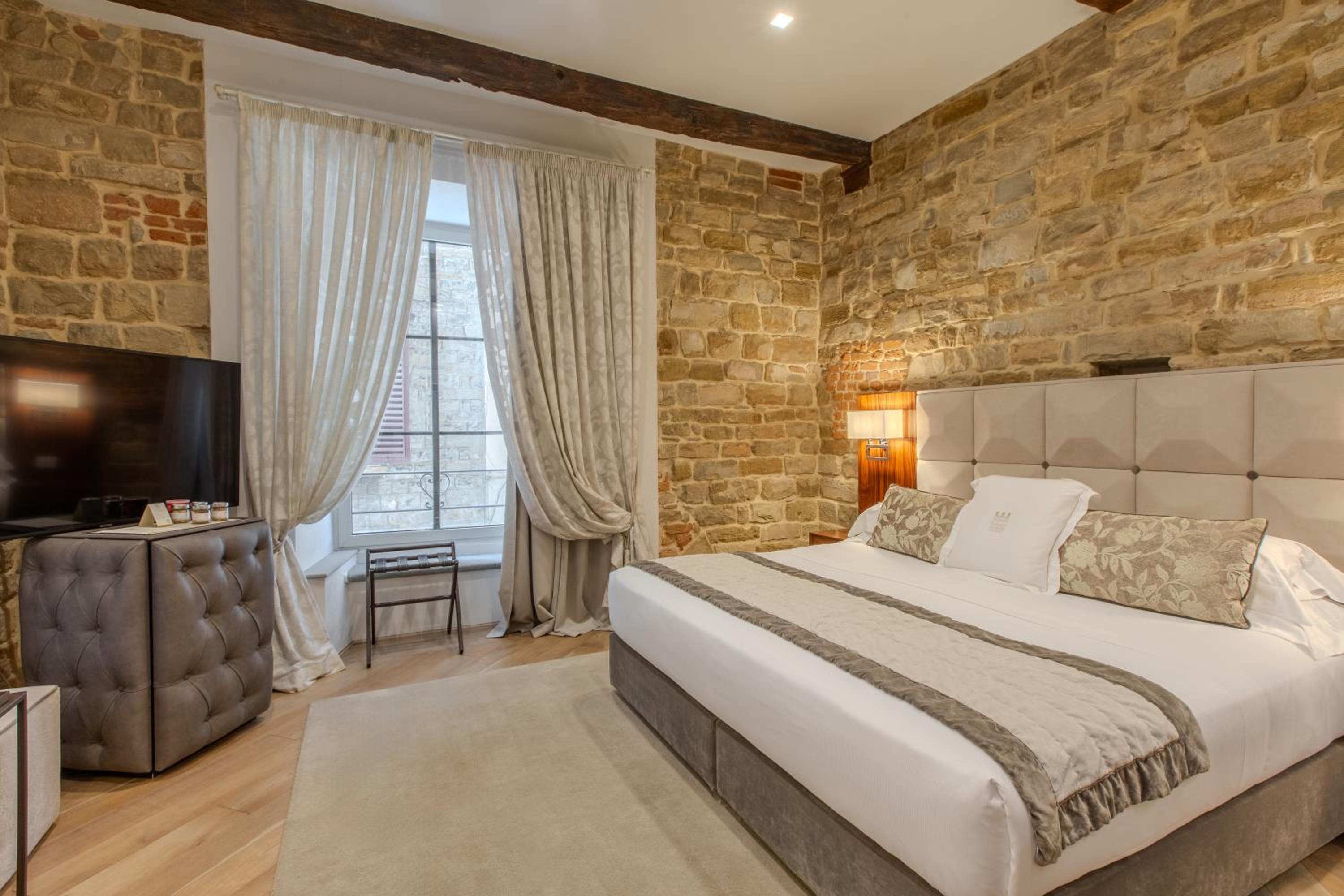 Deluxe, Studio, King Bed