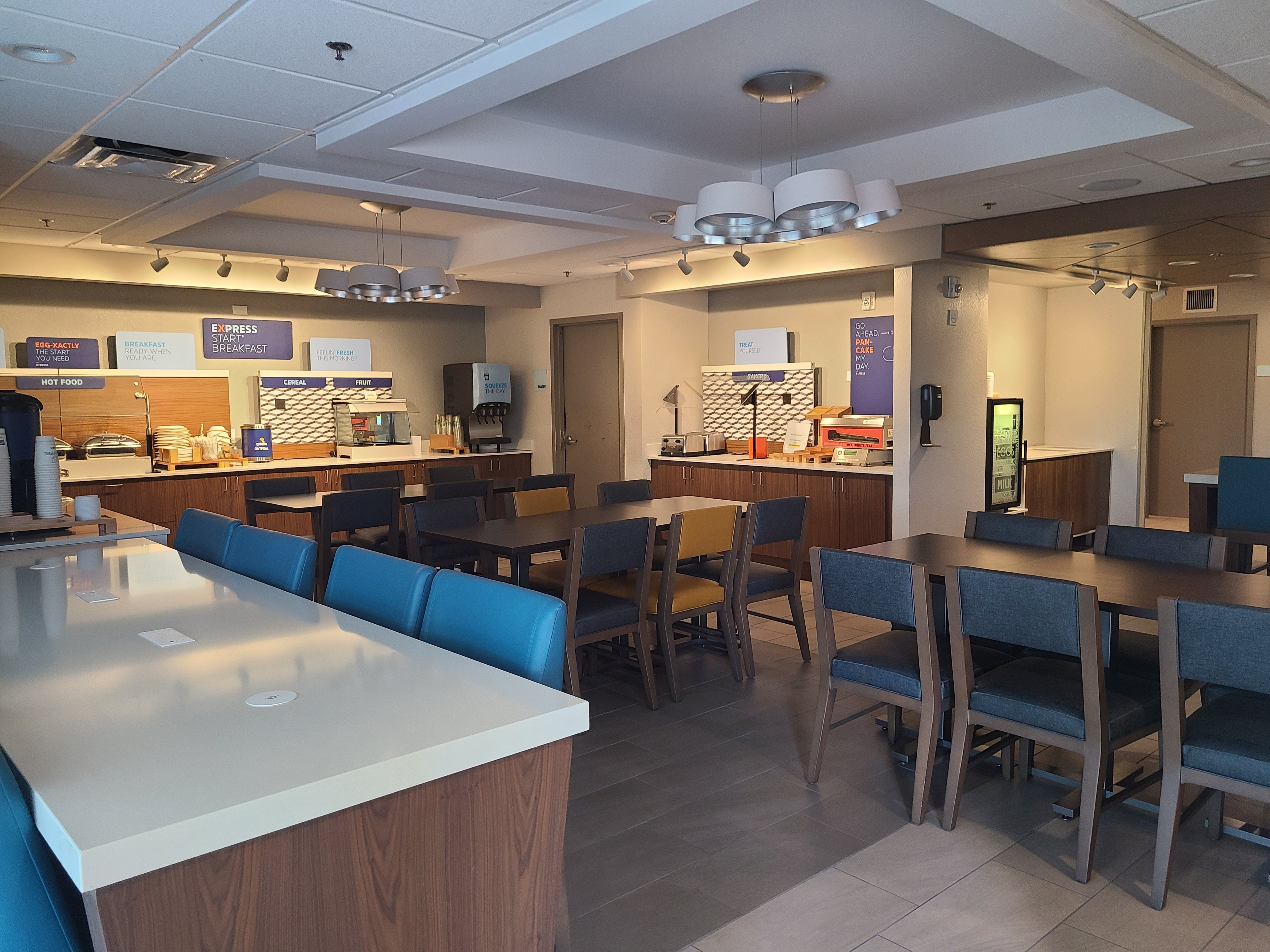 Holiday Inn Express Hotel Suites Ft Lauderdale N Exec Airport 50/76