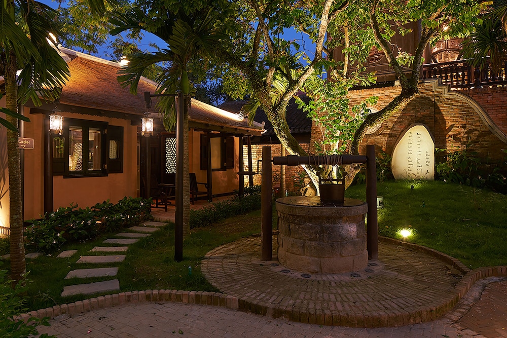 Ancient Hue Garden Houses 45/50