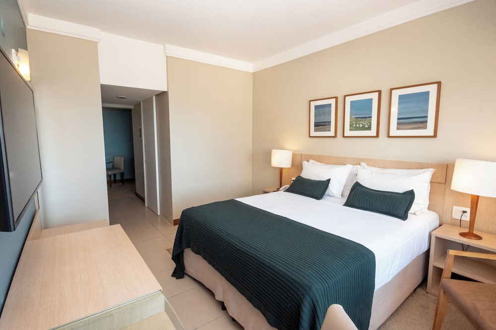 EXECUTIVE, SUITE